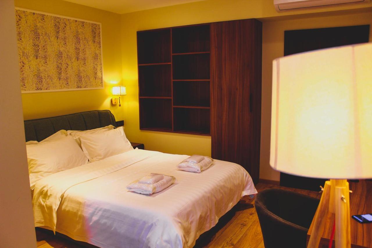 Boutique Hotel Kviria Telavi Bagian luar foto