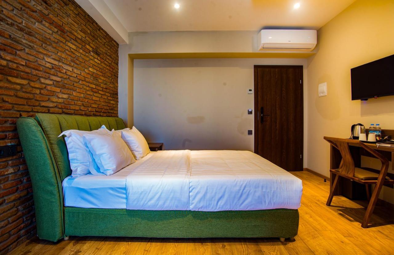 Boutique Hotel Kviria Telavi Bagian luar foto